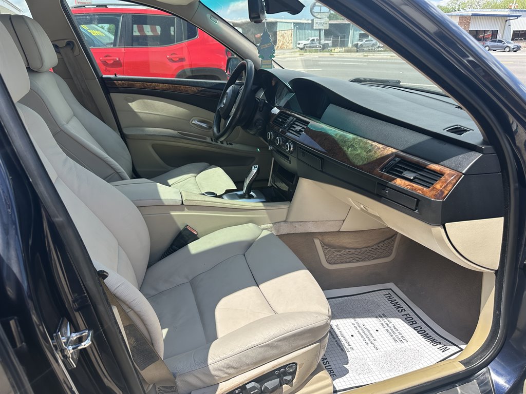 2008 BMW 5-Series 528i photo