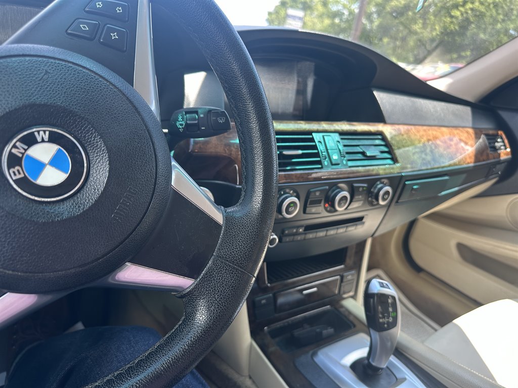 2008 BMW 5-Series 528i photo