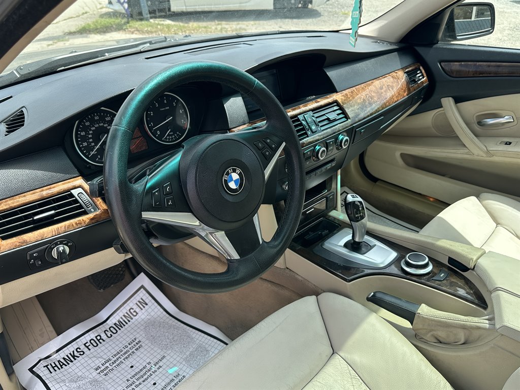2008 BMW 5-Series 528i photo