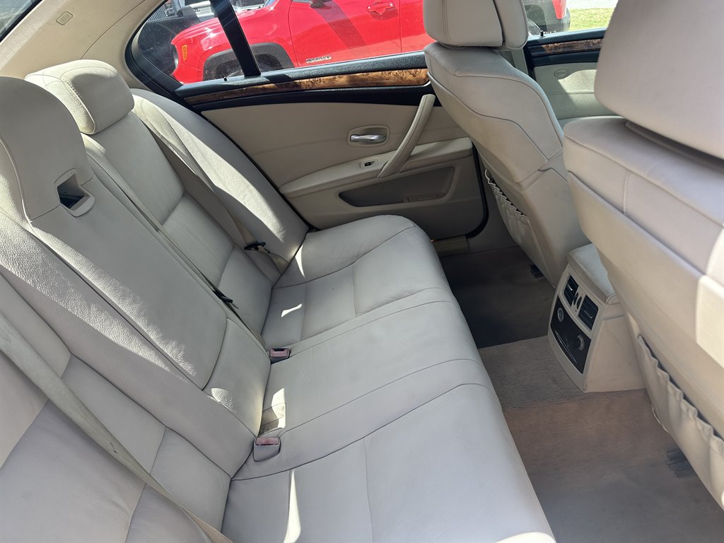 2008 BMW 5-Series 528i photo