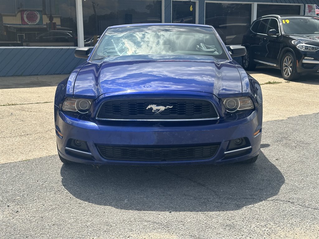 2013 Ford Mustang V6 photo