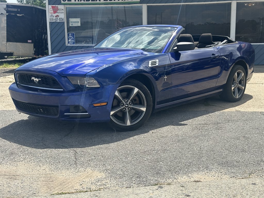 2013 Ford Mustang V6 photo