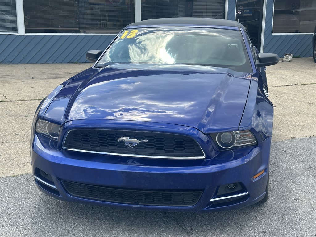 2013 Ford Mustang V6 photo