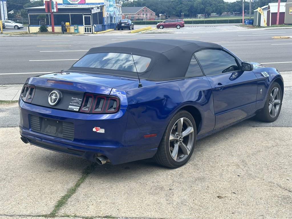 2013 Ford Mustang V6 photo