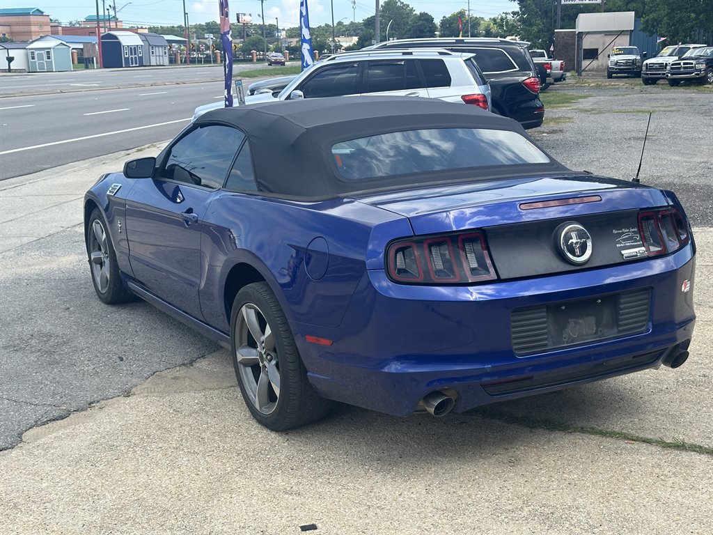 2013 Ford Mustang V6 photo