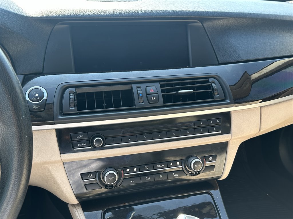 2012 BMW MDX 528i photo