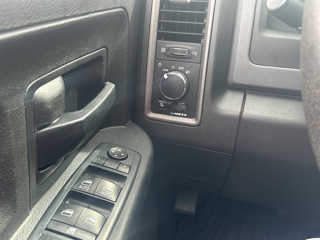 2017 Ram 2500 - $29,995