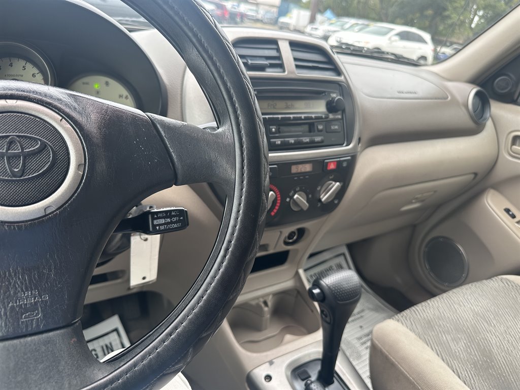 2003 Toyota RAV4 photo