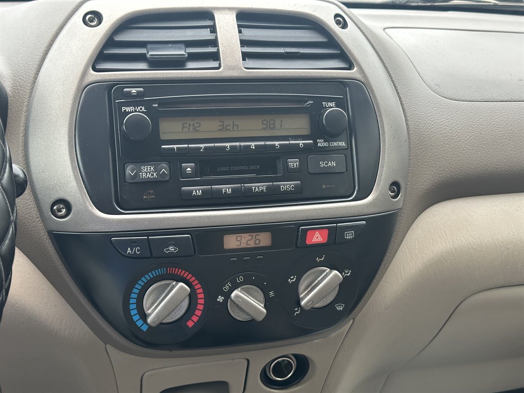 2003 Toyota RAV4 photo