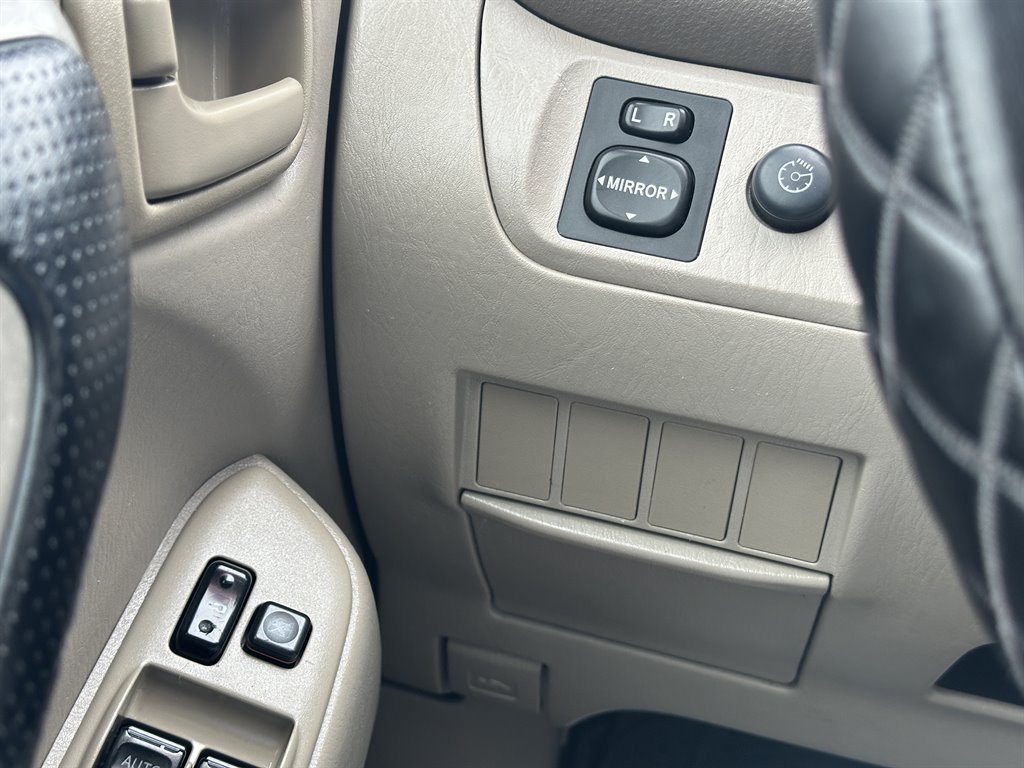 2003 Toyota RAV4 photo