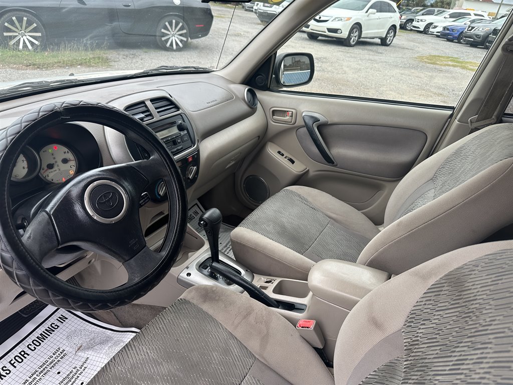 2003 Toyota RAV4 photo