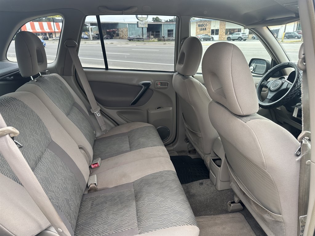 2003 Toyota RAV4 photo