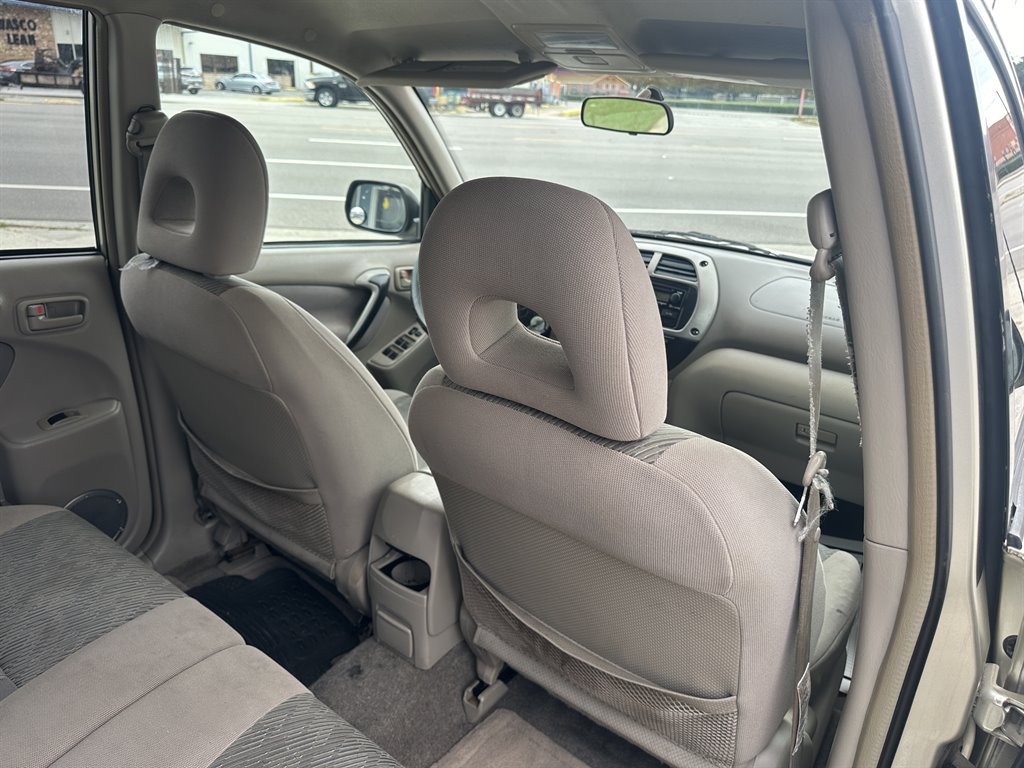 2003 Toyota RAV4 photo