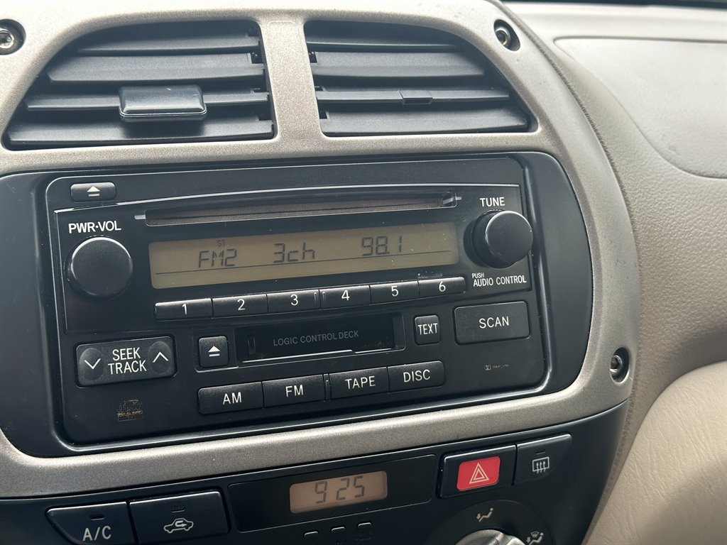 2003 Toyota RAV4 photo