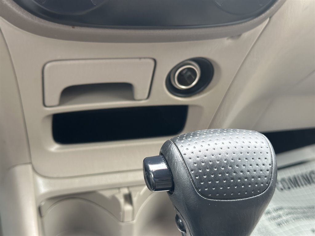 2003 Toyota RAV4 photo