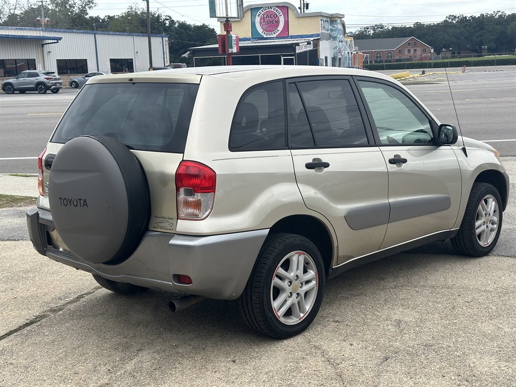 2003 Toyota RAV4 photo