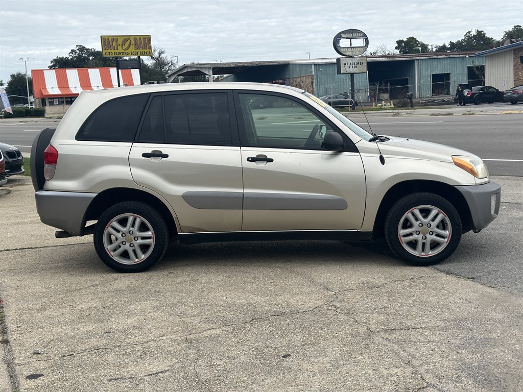 2003 Toyota RAV4 photo