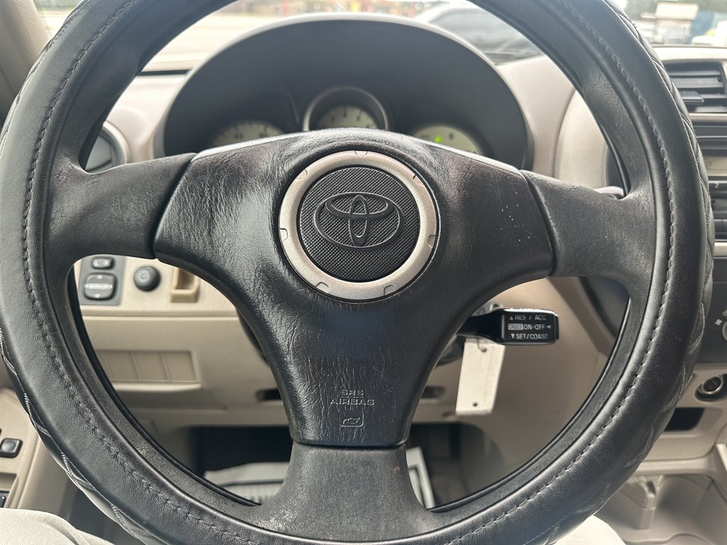 2003 Toyota RAV4 photo