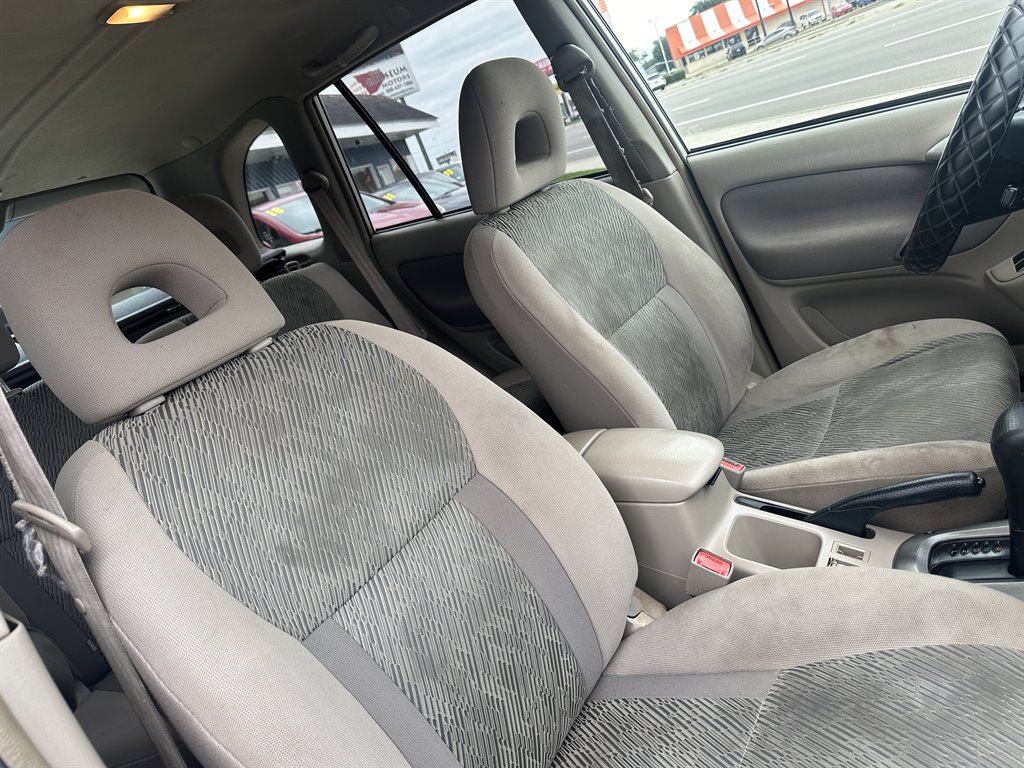 2003 Toyota RAV4 photo