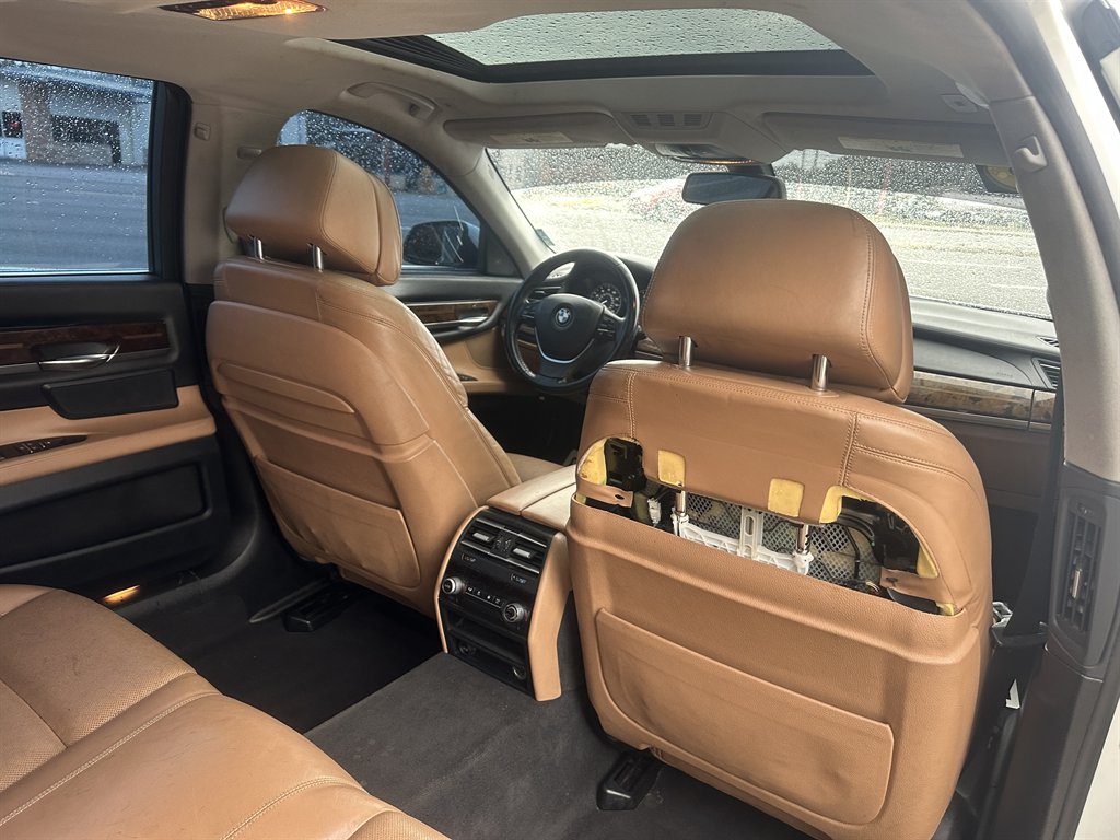 2013 BMW MDX 740Li photo