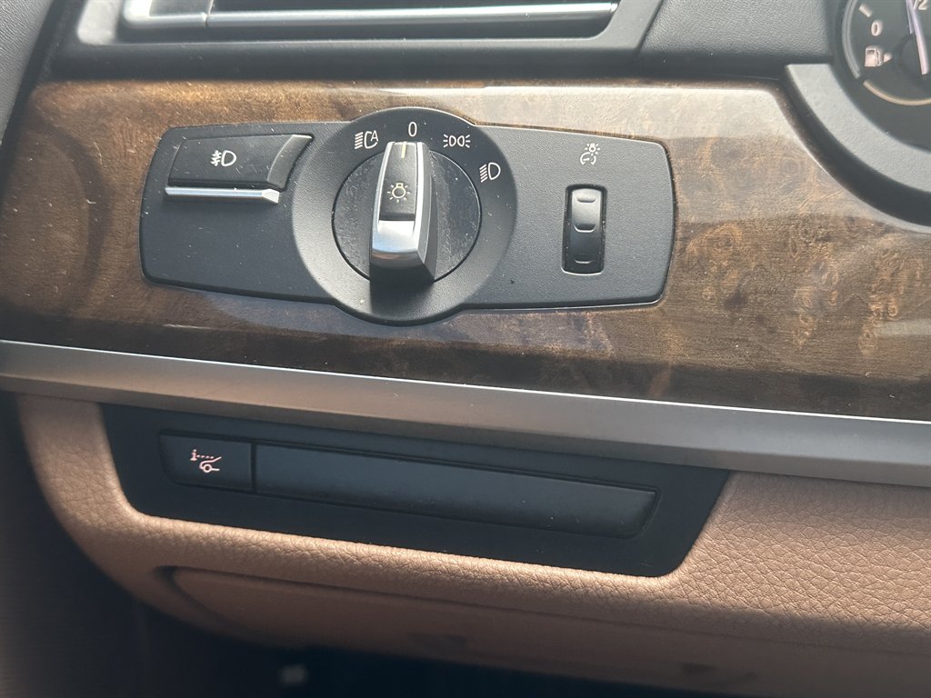 2013 BMW MDX 740Li photo