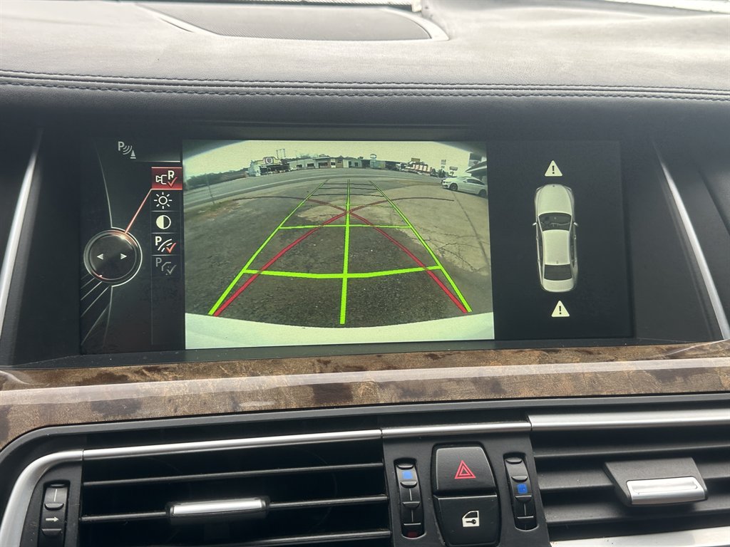 2013 BMW MDX 740Li photo