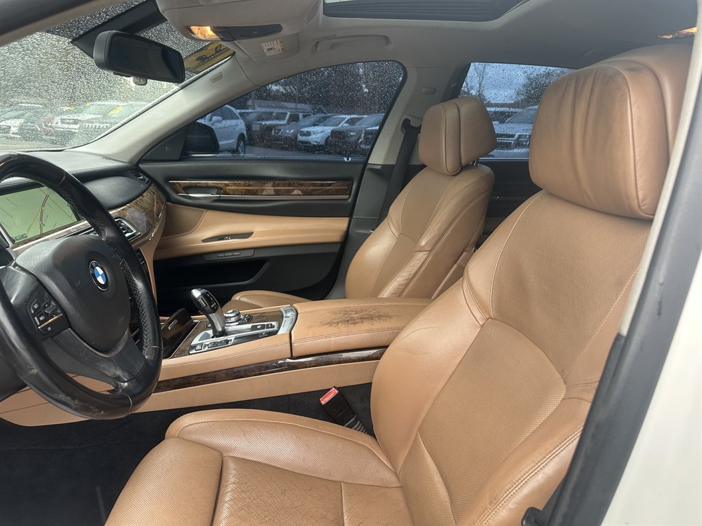 2013 BMW MDX 740Li photo