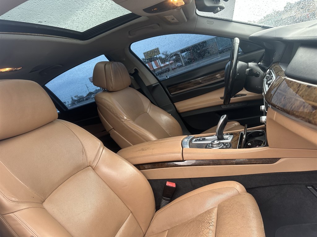 2013 BMW MDX 740Li photo