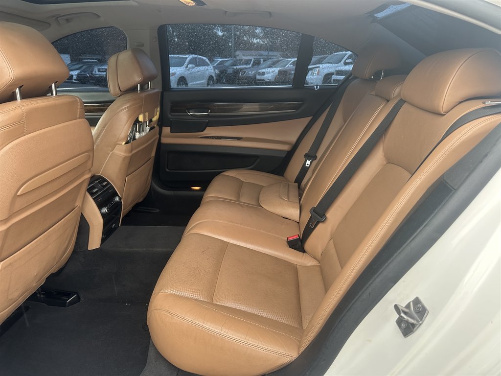 2013 BMW MDX 740Li photo