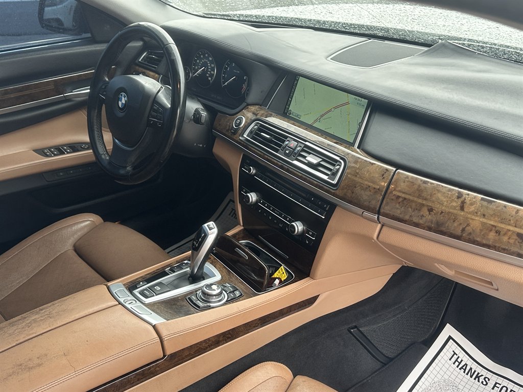 2013 BMW MDX 740Li photo
