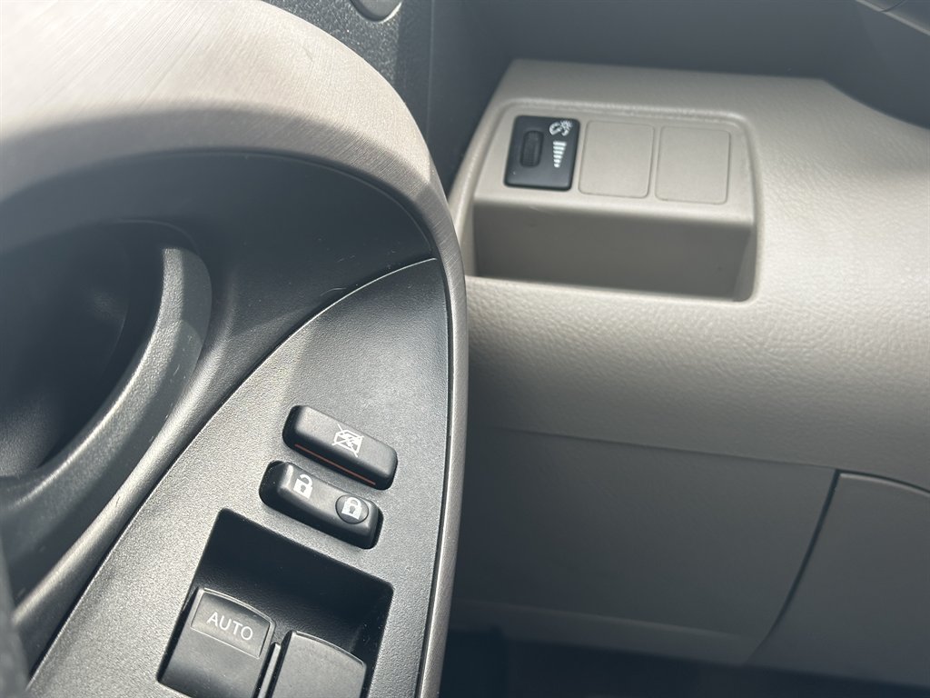 2008 Toyota RAV4 photo