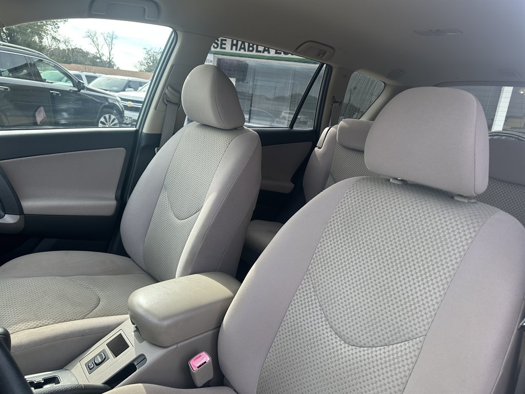 2008 Toyota RAV4 photo