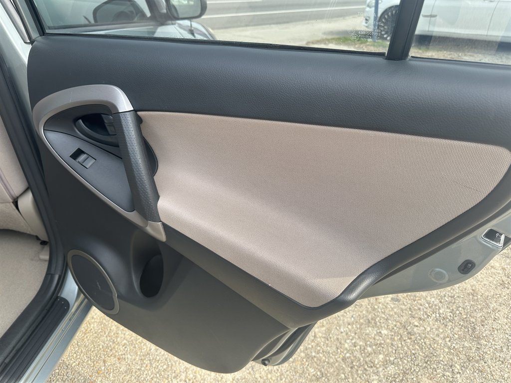 2008 Toyota RAV4 photo