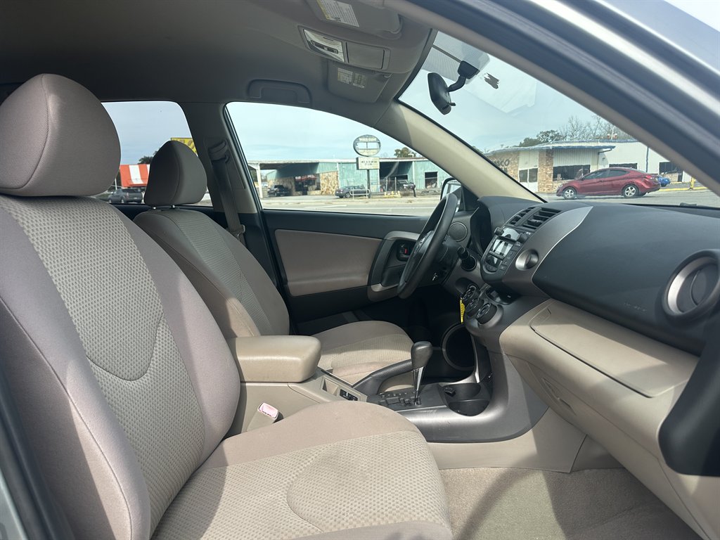 2008 Toyota RAV4 photo