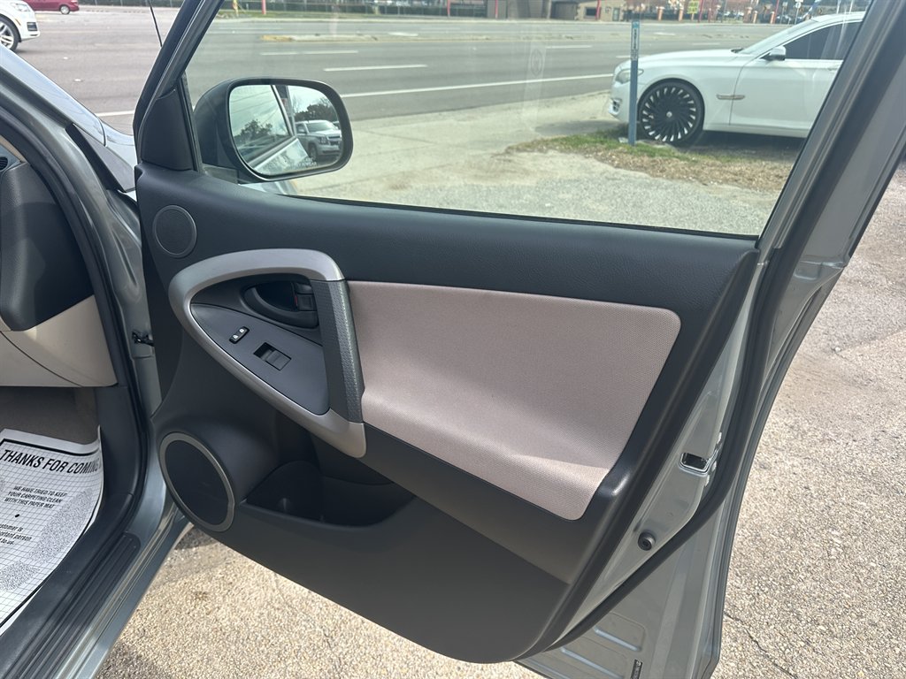 2008 Toyota RAV4 photo