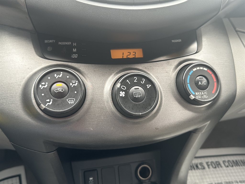2009 Toyota RAV4 photo