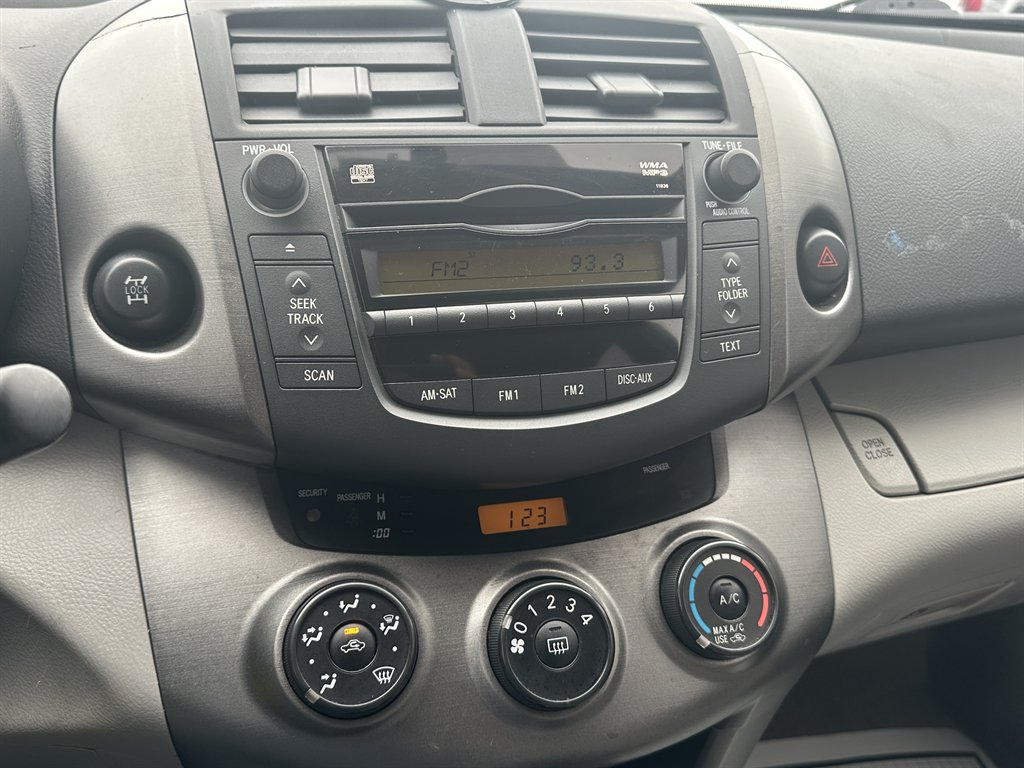 2009 Toyota RAV4 photo