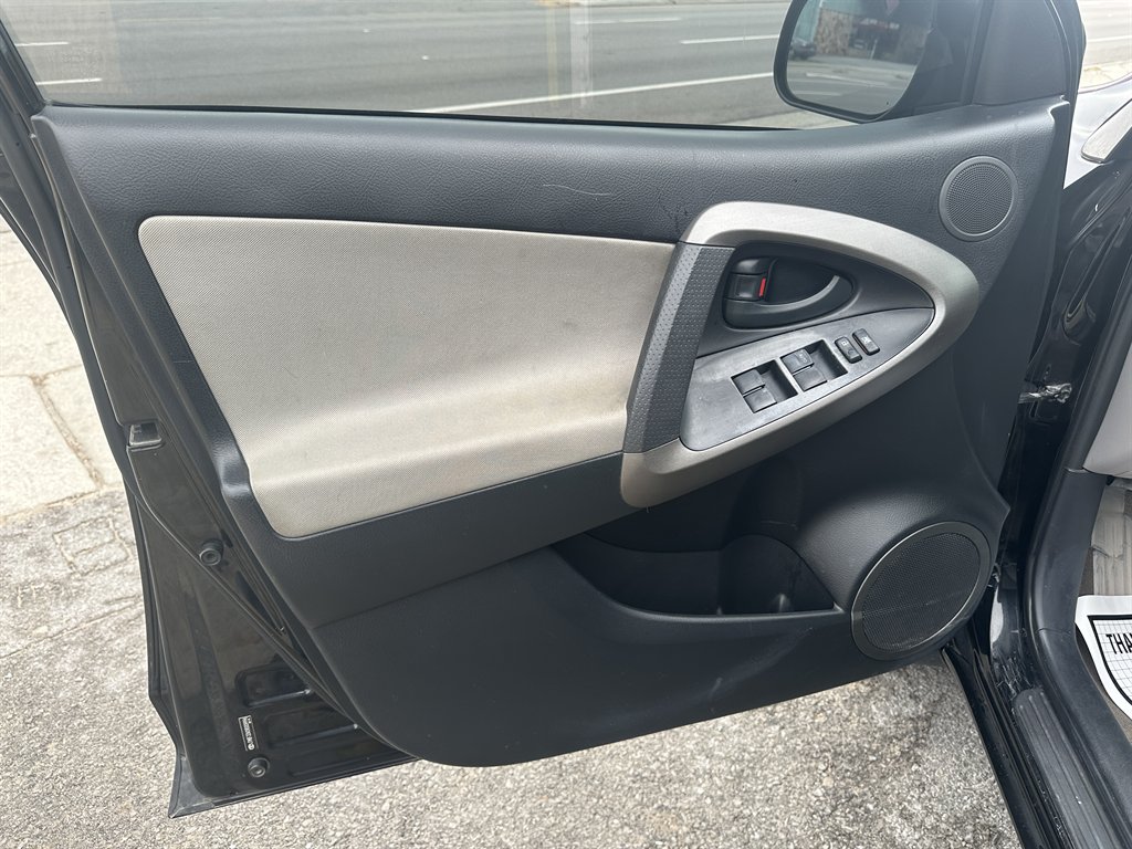 2009 Toyota RAV4 photo