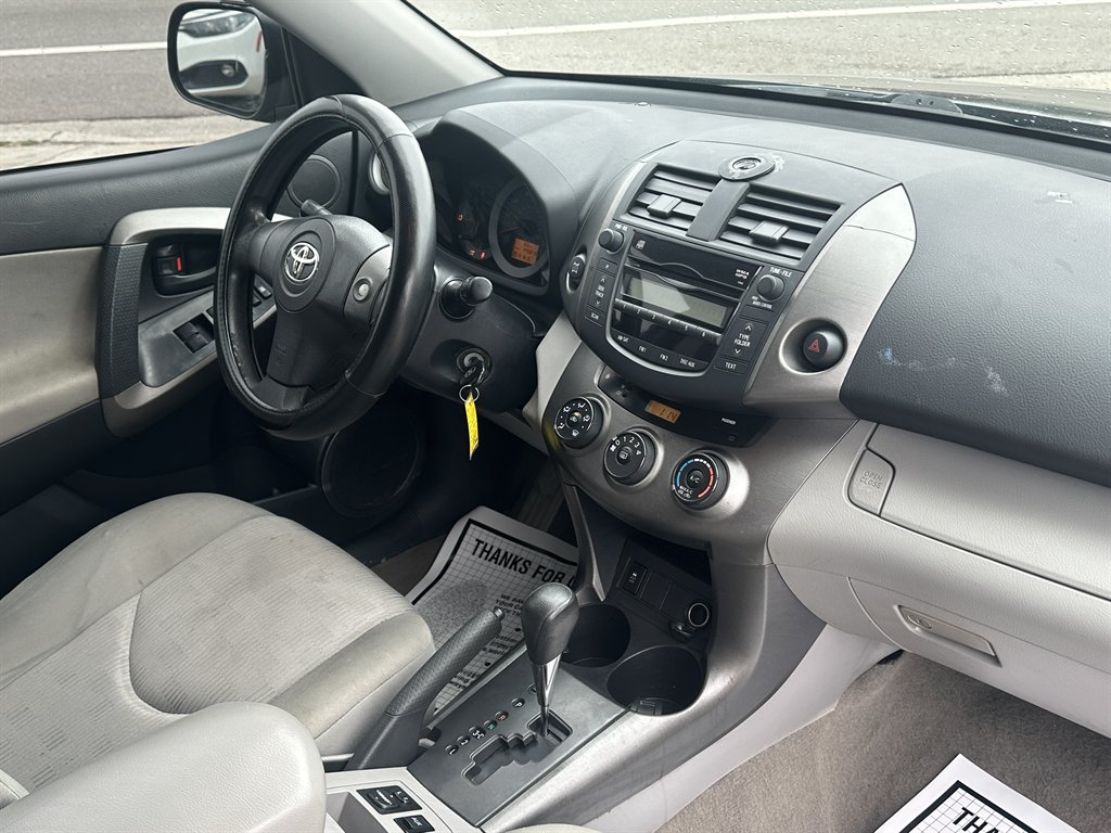 2009 Toyota RAV4 photo