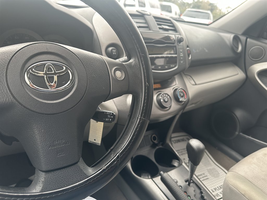 2009 Toyota RAV4 photo