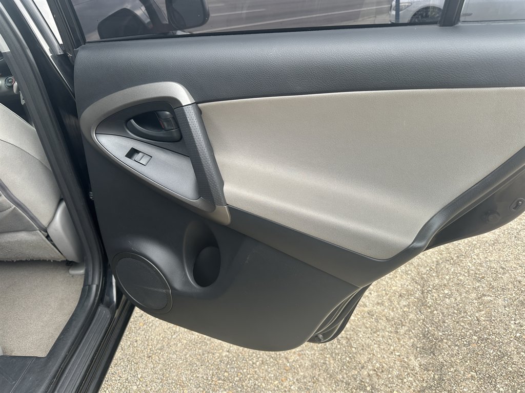 2009 Toyota RAV4 photo