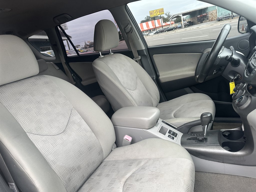 2009 Toyota RAV4 photo