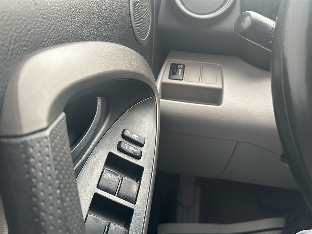 2009 Toyota RAV4 photo