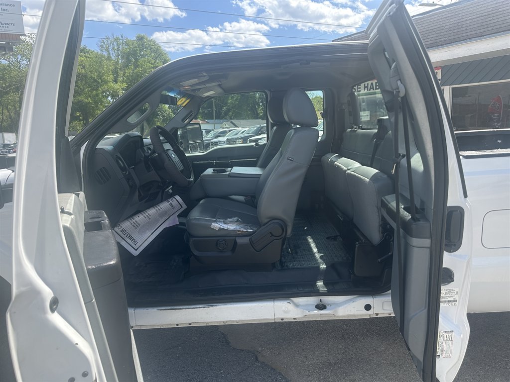 2016 Ford F-250 - $13,995