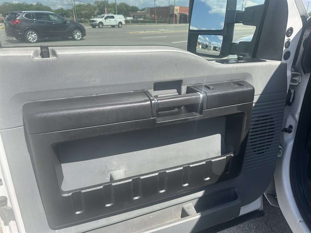 2016 Ford F-250 - $13,995