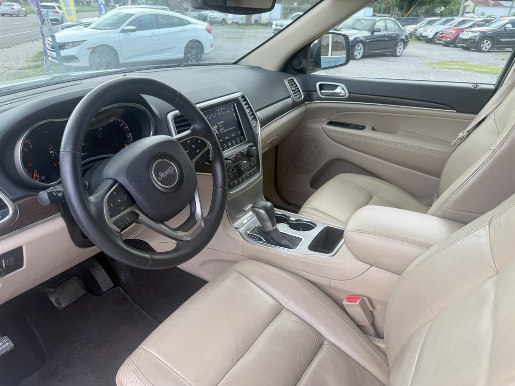 2018 Jeep Cherokee - $17,995