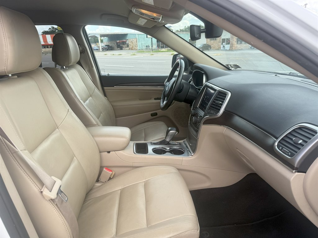 2018 Jeep Cherokee - $17,995