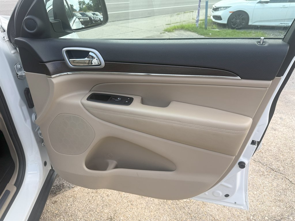 2018 Jeep Cherokee - $17,995