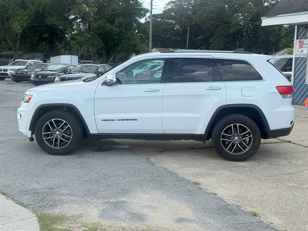 2018 Jeep Cherokee - $17,995