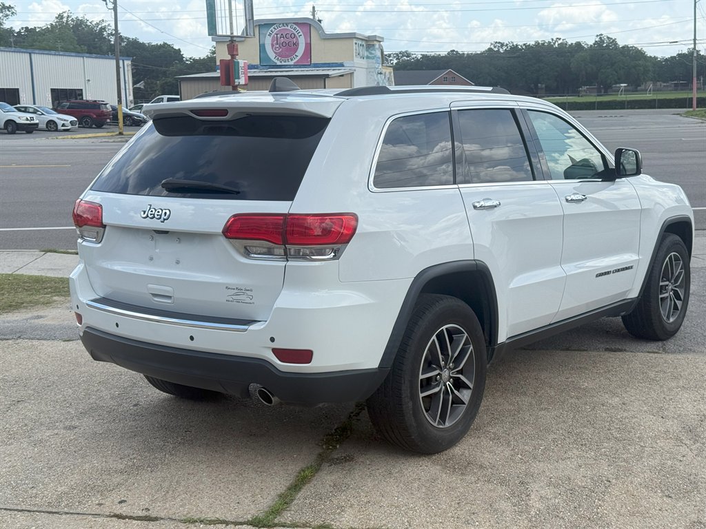 2018 Jeep Cherokee - $17,995
